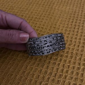 Gorgeous Unique Leopard Cuff Bracelet